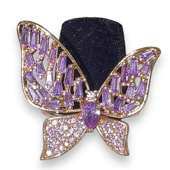 Gorgeous Gold Butterfly Ring - Picture 1 of 2